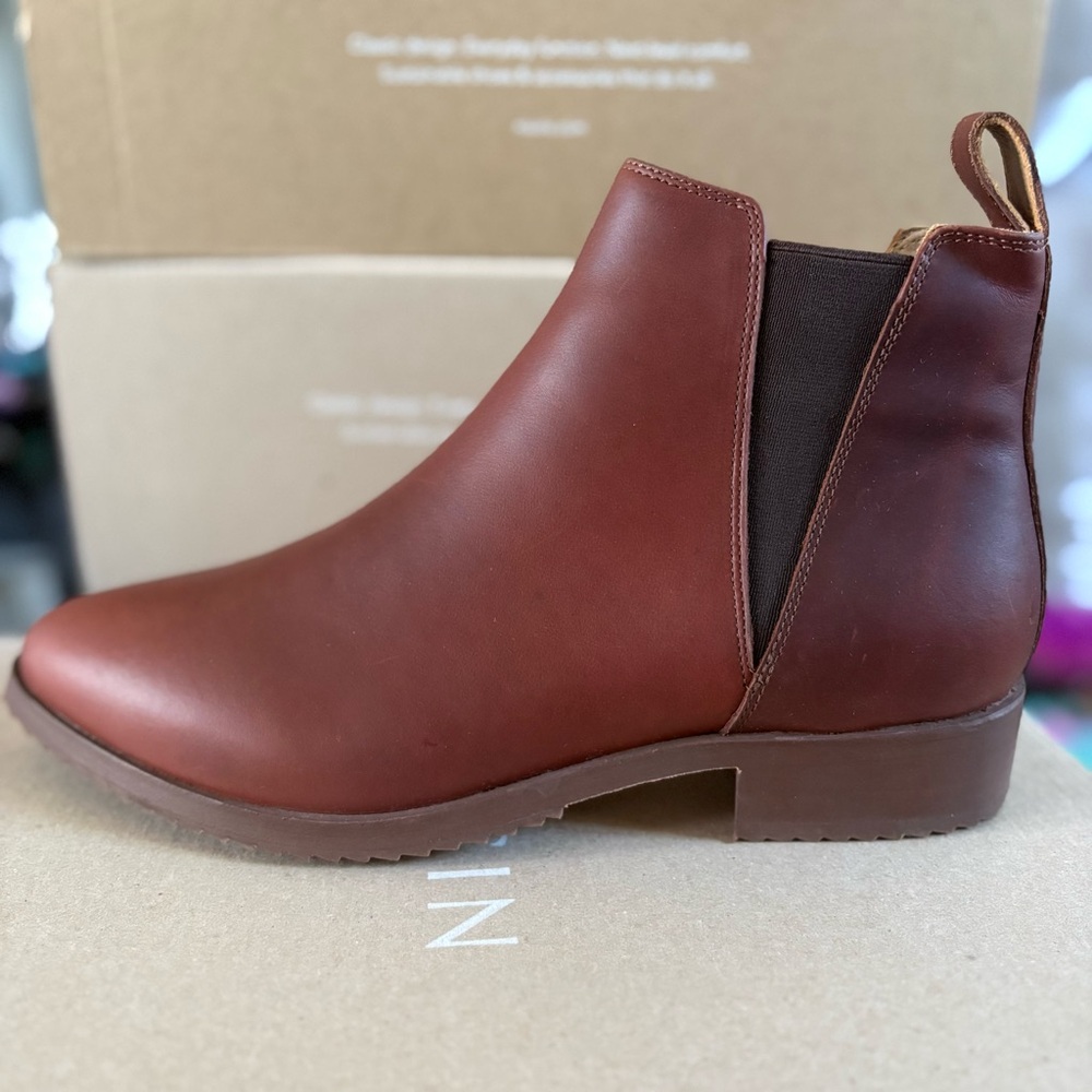 NEW NISOLO Eva Everyday Chelsea Leather Boots Women Auburn Waterproof $228 - Picture 4 of 6